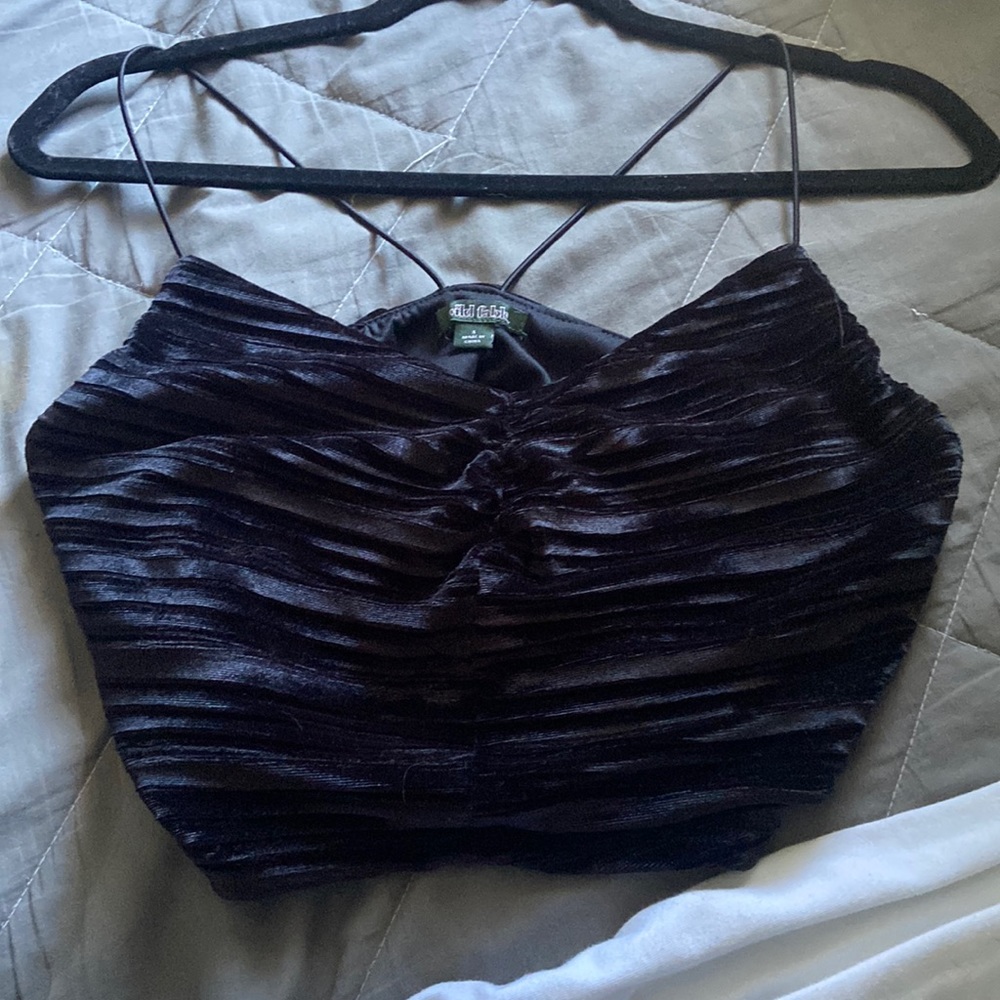 black cropped tank top